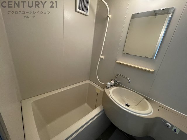 バス・シャワールーム　シンプルで機能的なユニットバスです！