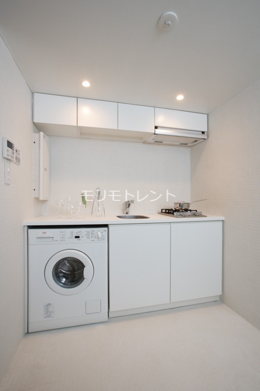 キッチン　室内参考写真（モデルルーム）