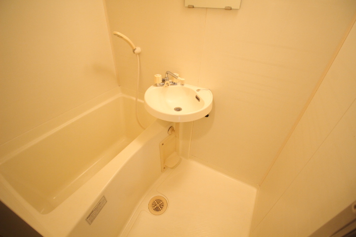 バス・シャワールーム　お風呂で日々の疲れを落としましょう