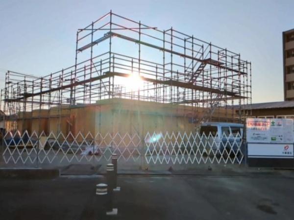 建物外観　建築中