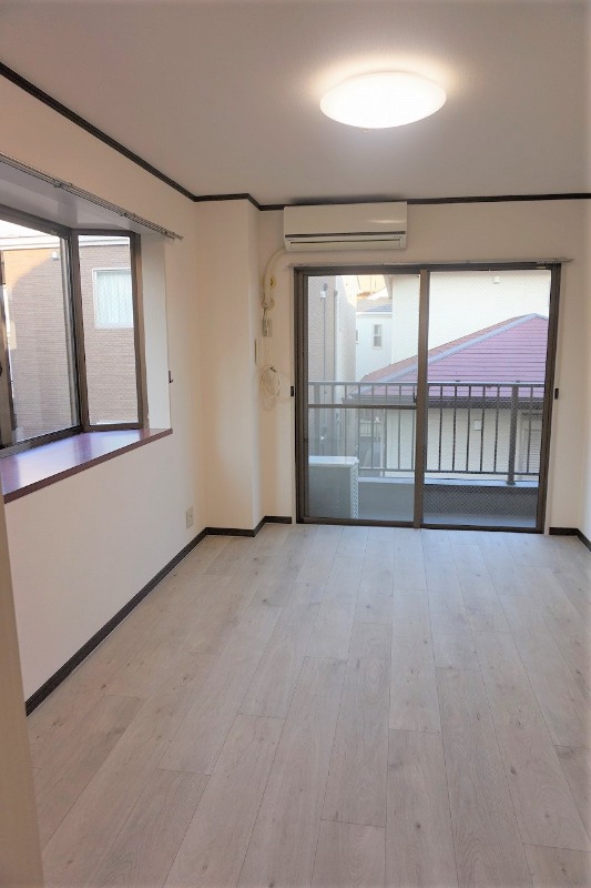 居室・リビング　キッチン