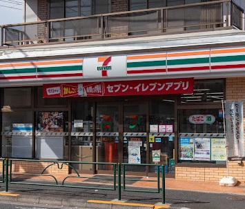 コンビニ　セブンイレブン葛飾西新小岩4丁目店（コンビニ）まで500m
