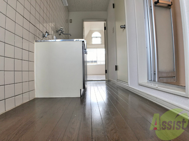 玄関　※こちらは同物件、別間取りのモデルルームの写真となります。