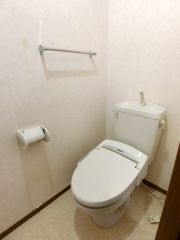 トイレ　温水洗浄便座付き