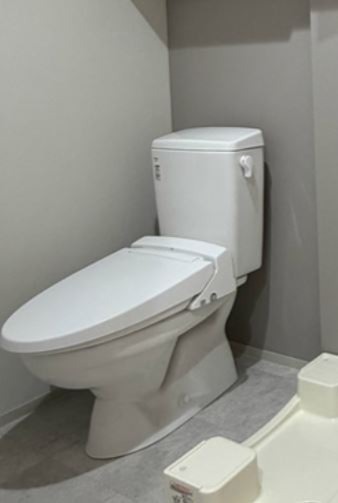 トイレ　※別タイプの参考画像になります。