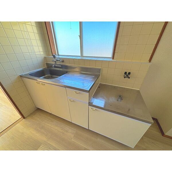 キッチン　同タイプのお部屋の写真です。