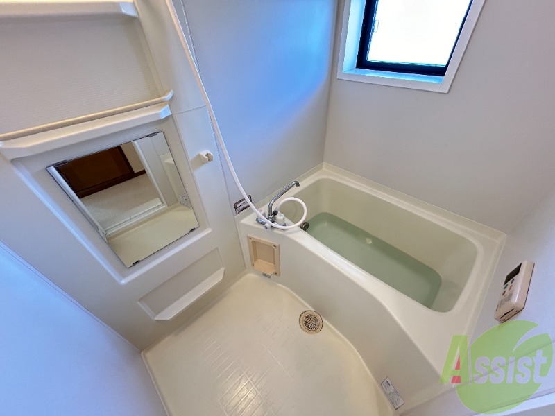 バス・シャワールーム　浴室はこちらです。一日の疲れを癒しましょう。