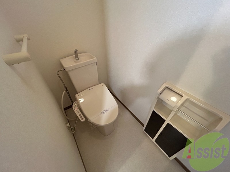 トイレ　トイレはこちらです。清潔を保ちましょう。