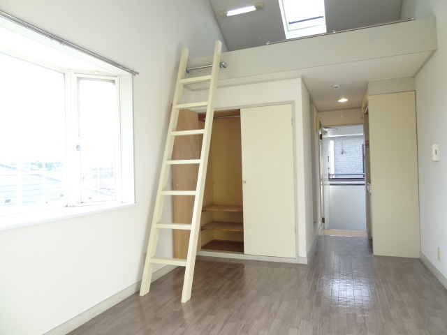 その他部屋・スペース　クリーニング前の写真です。