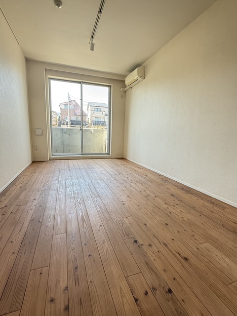 居室・リビング　別号室参考写真