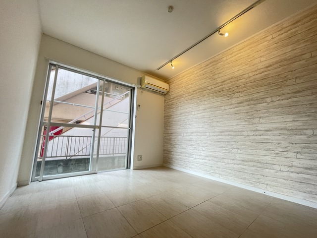 居室・リビング　別部屋参考写真です