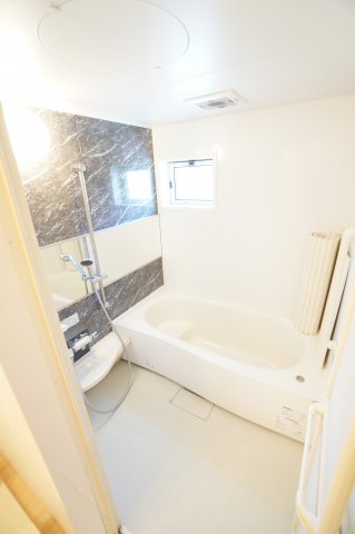 バス・シャワールーム　※同物件・同タイプの写真です。