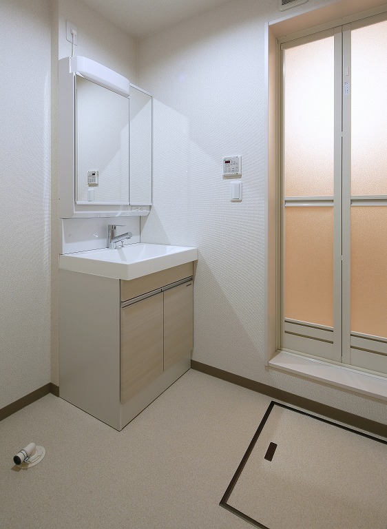 洗面設備　収納スペースがあって使い勝手の良い洗面台♪