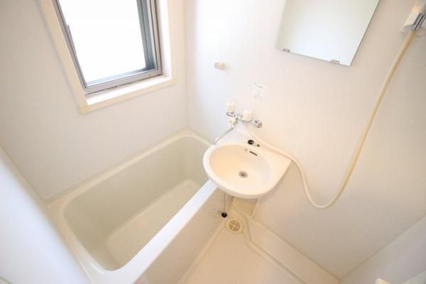 洗面設備　コンパクトで使いやすい洗面所