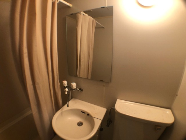 洗面設備　浴室内に洗面台付き！