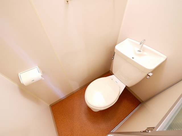 トイレ　落ち着いたトイレです
