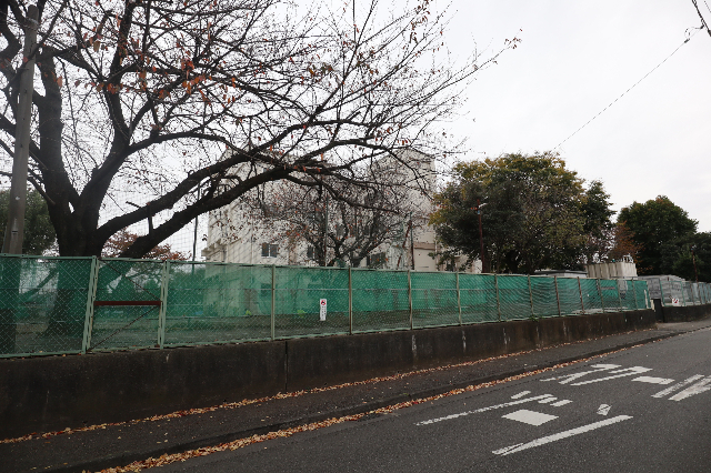 中学校　大和市立鶴間中学校（中学校）まで68m