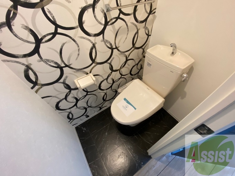 トイレ　ウォシュレット機能がついたトイレ。安心して使用できますね。