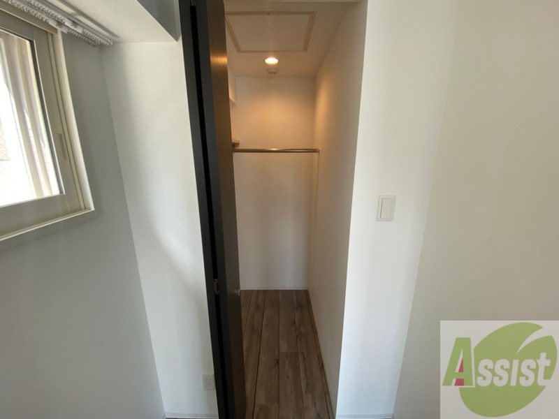 収納　クローゼットは奥行きもあり、荷物が多い方でも安心です。