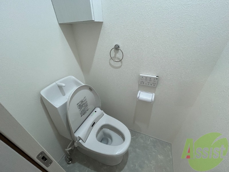 トイレ　トイレは便利なウォッシュレット機能が付いています。
