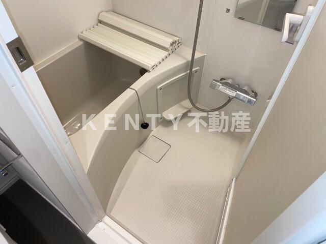 バス・シャワールーム　落ち着いた空間のお風呂です