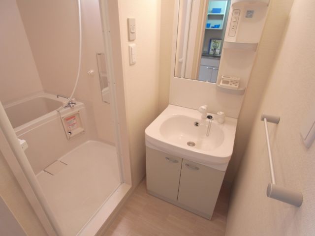 洗面設備　洗面、脱衣所も便利です