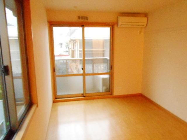 居室・リビング　★★明るい洋室★★