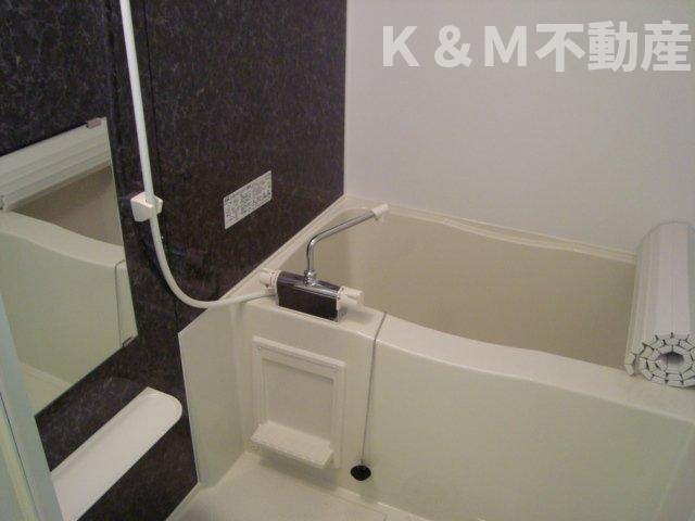 バス・シャワールーム　日々の疲れを癒すお風呂付です