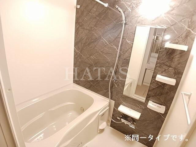 バス・シャワールーム　同型タイプの写真です