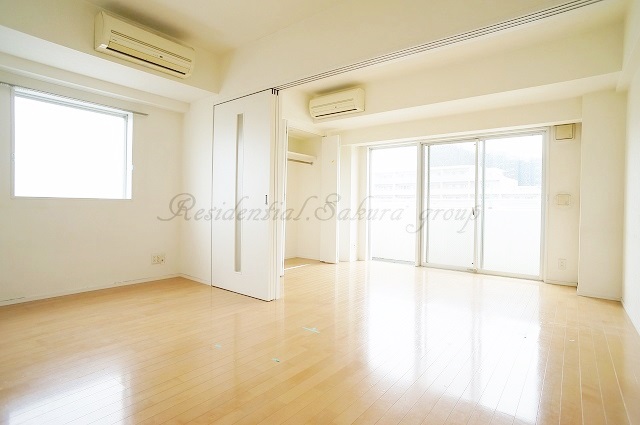 居室・リビング　開放感のあるゆったりとしたお部屋です♪