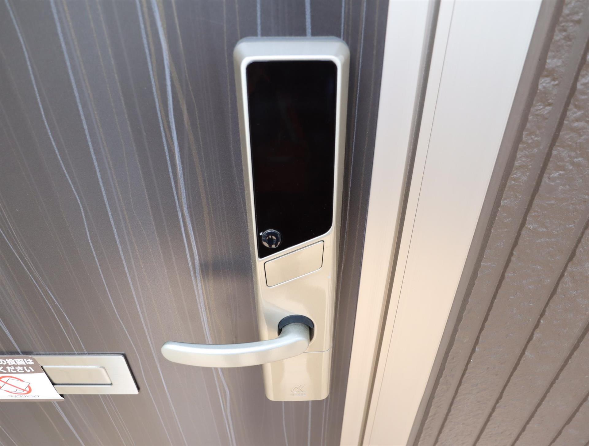 玄関　カードキー