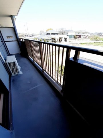 バルコニー　バルコニーからの眺めを楽しみながら食事をしませんか