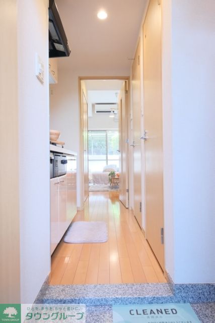 玄関　※家具・小物はイメージです。