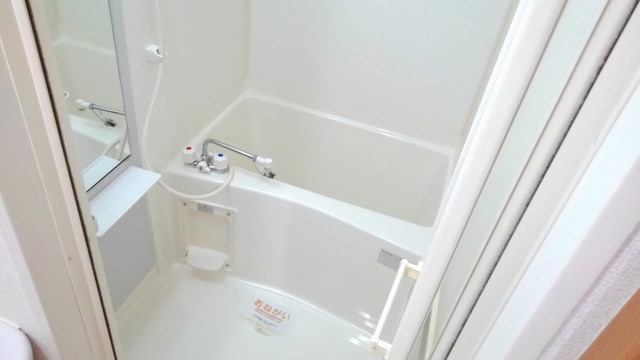 バス・シャワールーム　浴室乾燥機付き☆