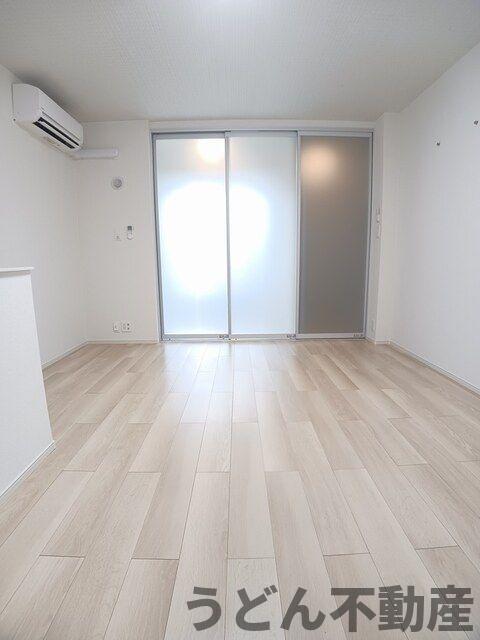 居室・リビング　うどん県のお部屋探しはうどん不動産へ うどんちゃんとLINE