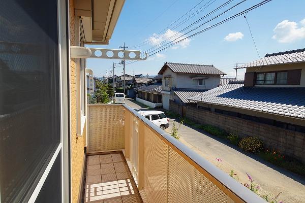 バルコニー　広々としたバルコニー