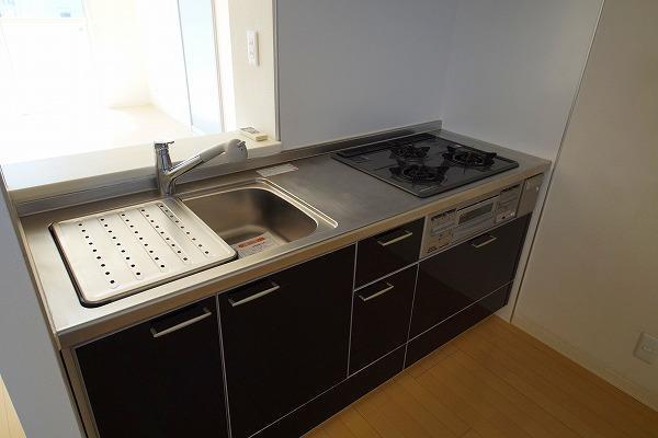 居室・リビング　おしゃれなキッチン　混合栓