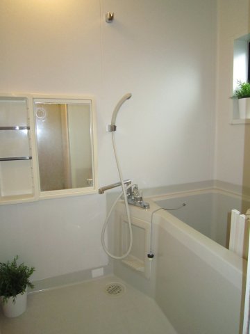 バス・シャワールーム　追い焚き機能浴室です。