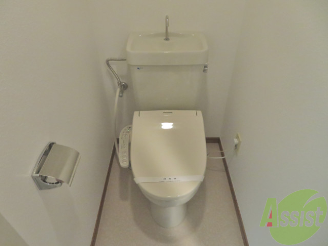 トイレ　トイレはウィシュレット付きです。シャワートイレは嬉しいですね