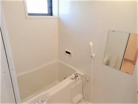 バス・シャワールーム　室内写真は別部屋の写真です。