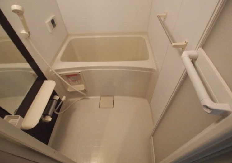 バス・シャワールーム　※同物件・反転タイプの写真です。