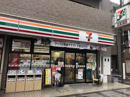 コンビニ　セブンイレブン港区芝三丁目店（コンビニ）まで101m
