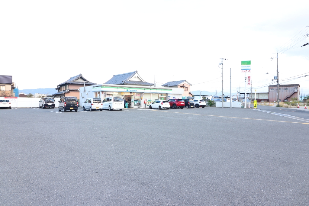 コンビニ　ファミリーマート 磯城三宅店（コンビニ）まで528m