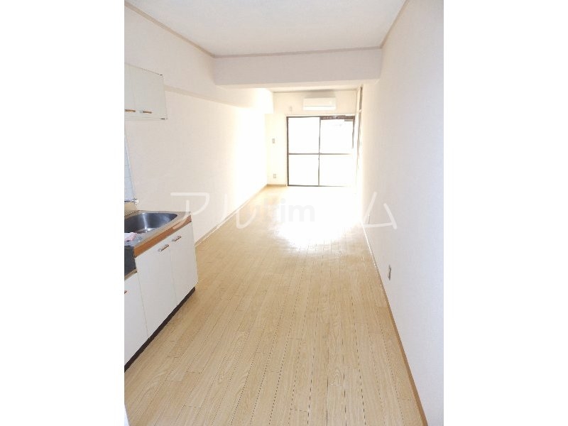 居室・リビング　※別のお部屋のお写真です。御参考までに。