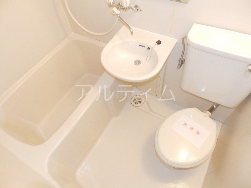 バス・シャワールーム　※別のお部屋のお写真です。御参考までに。