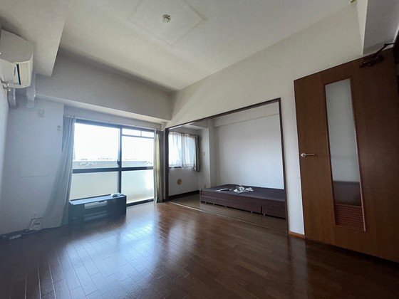 居室・リビング　※別部屋の写真です