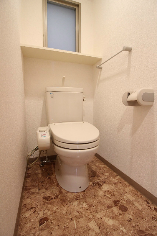 トイレ　ウォシュレット付