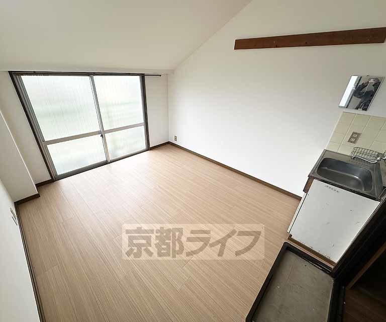 居室・リビング　落ち着いた雰囲気のお部屋です