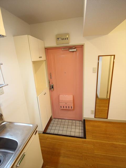 その他　松山市平和通　平和コーポ　玄関