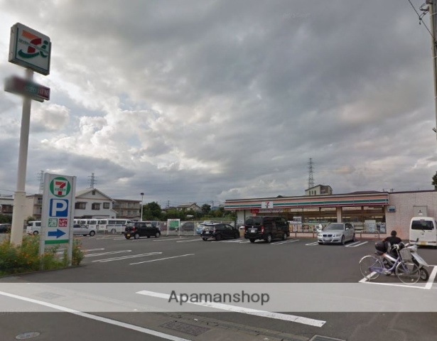 コンビニ　セブン－イレブン小田原上新田店（コンビニ）まで710m